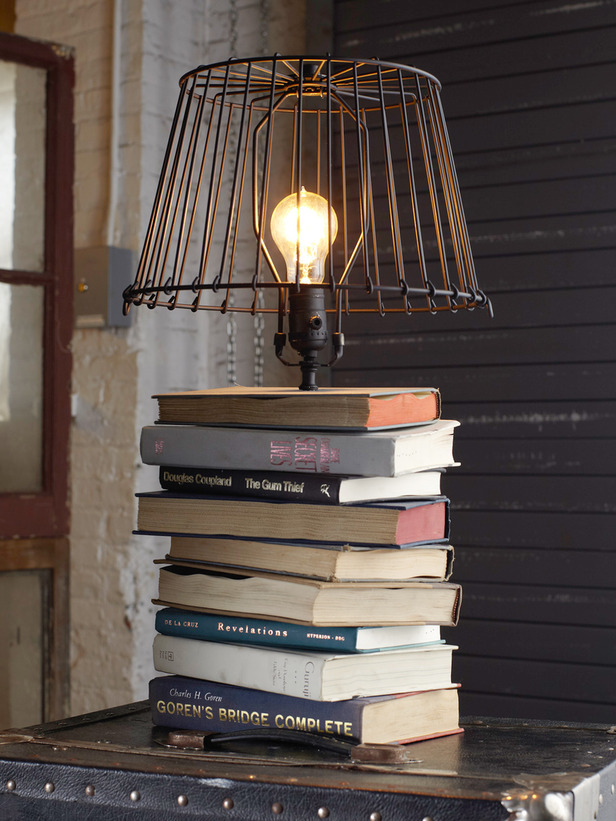 DIY : Une lampe avec des livres - Floriane Lemarié